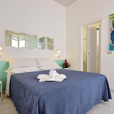 Hotel Oltremar B&B กัตตอลิกา ภายนอก รูปภาพ