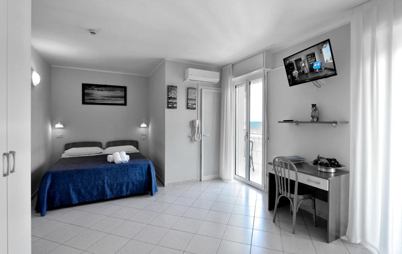 Hotel Oltremar B&B กัตตอลิกา ภายนอก รูปภาพ