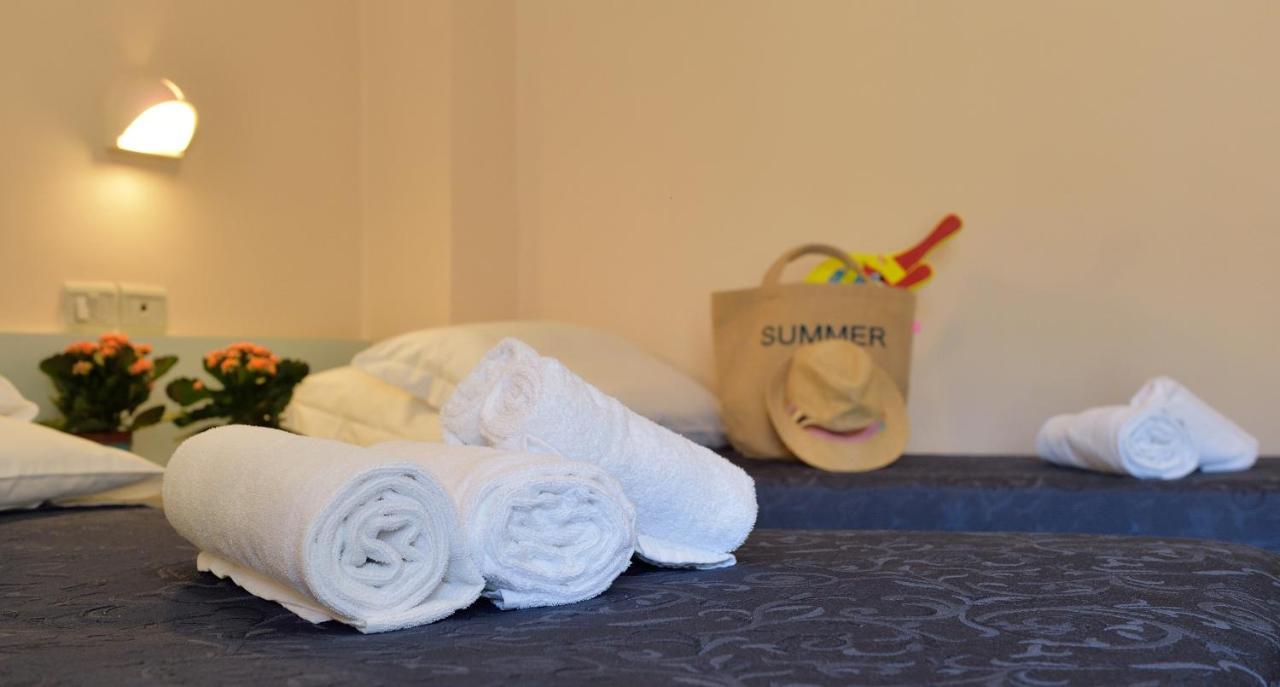 Hotel Oltremar B&B กัตตอลิกา ภายนอก รูปภาพ