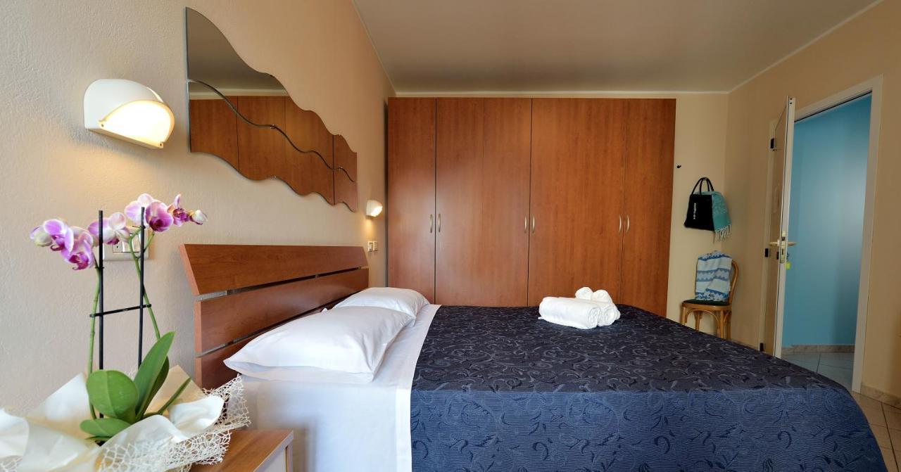 Hotel Oltremar B&B กัตตอลิกา ภายนอก รูปภาพ