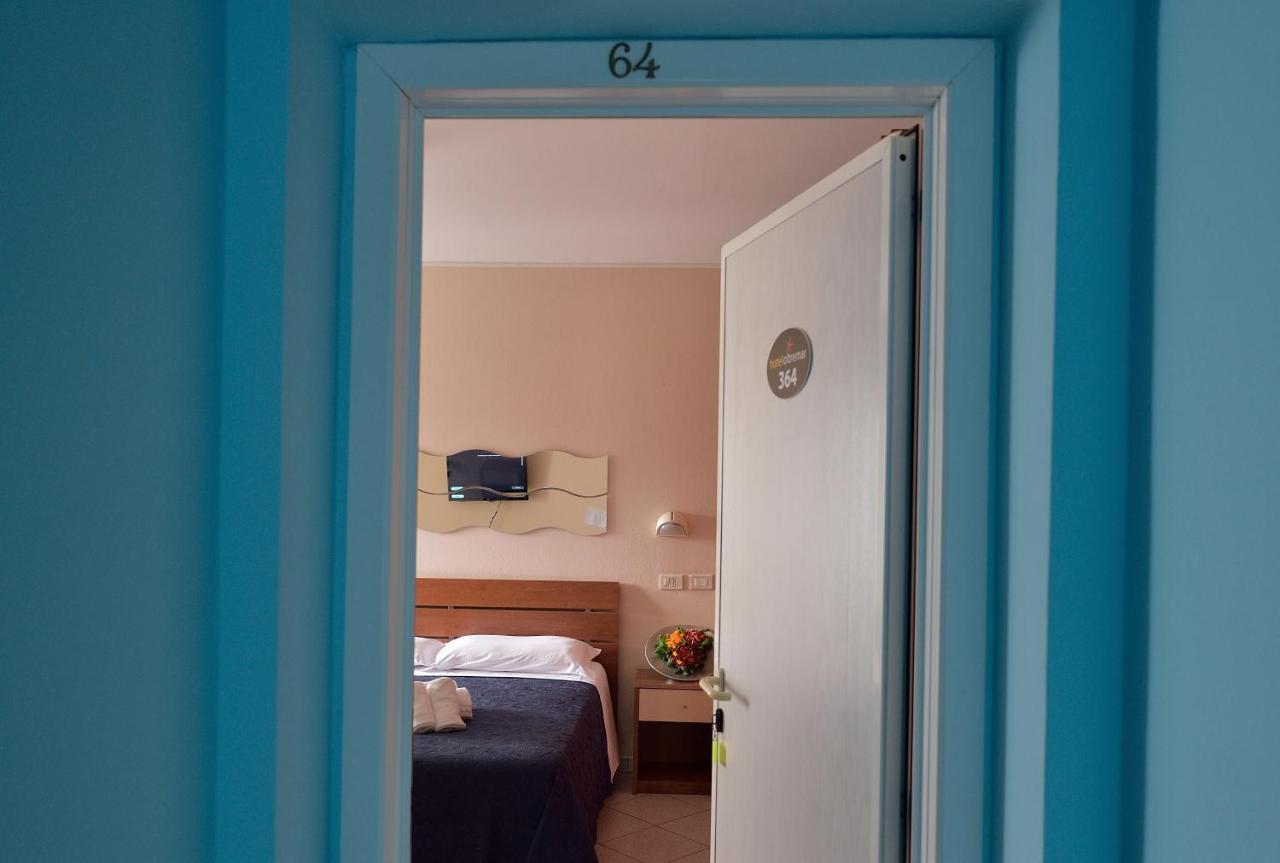 Hotel Oltremar B&B กัตตอลิกา ภายนอก รูปภาพ