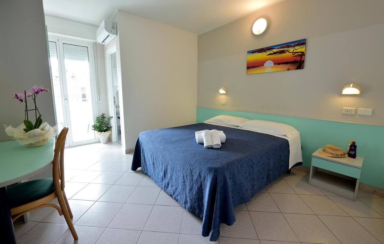 Hotel Oltremar B&B กัตตอลิกา ภายนอก รูปภาพ