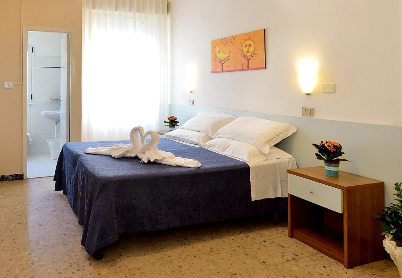 Hotel Oltremar B&B กัตตอลิกา ภายนอก รูปภาพ