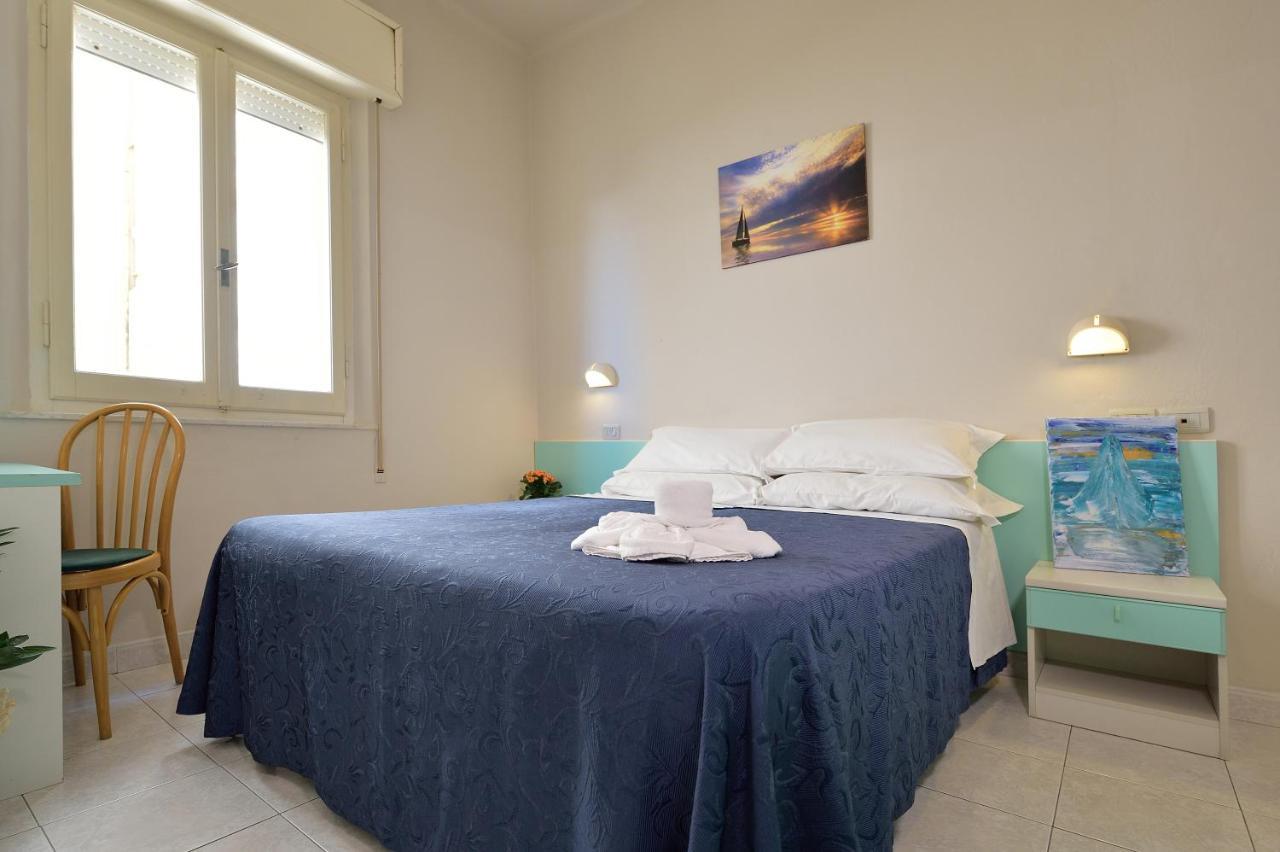 Hotel Oltremar B&B กัตตอลิกา ภายนอก รูปภาพ