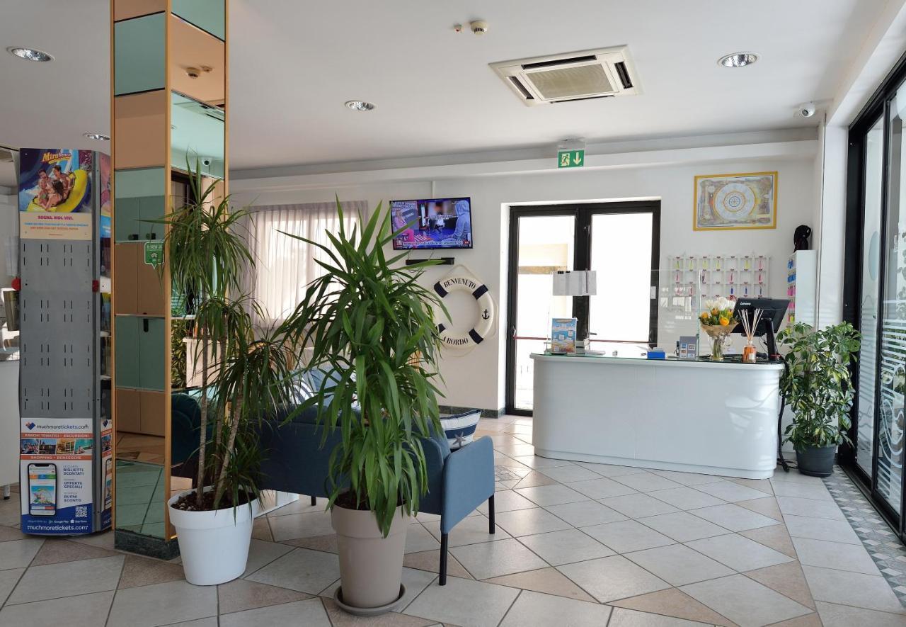 Hotel Oltremar B&B กัตตอลิกา ภายนอก รูปภาพ